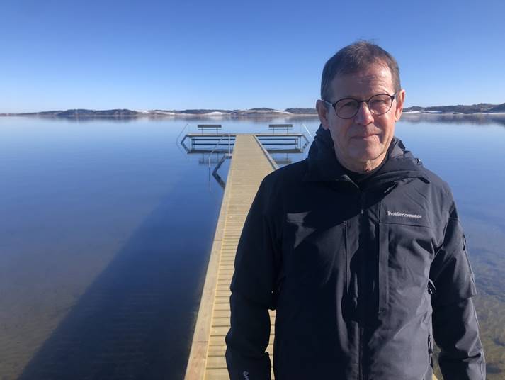 Jens Kristian Toft, der er formand for Bøstrup Strand Grundejerforening, er ikke i tvivl om, at badebroen vil være med til at løfte Virksund og Nordfjends. Foto: Pauli Vendelbo